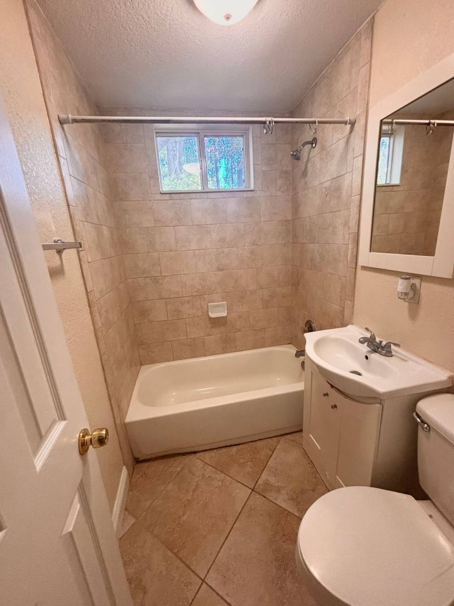 Apartment for rent at 3233-3235 Post St, Jacksonville, FL 32205