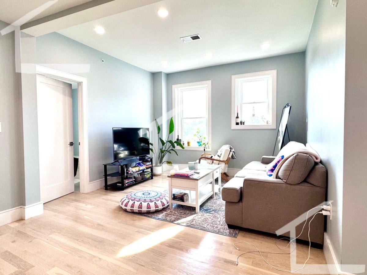 Townhouse for rent at 9 University Rd #7, Brookline, MA 02445