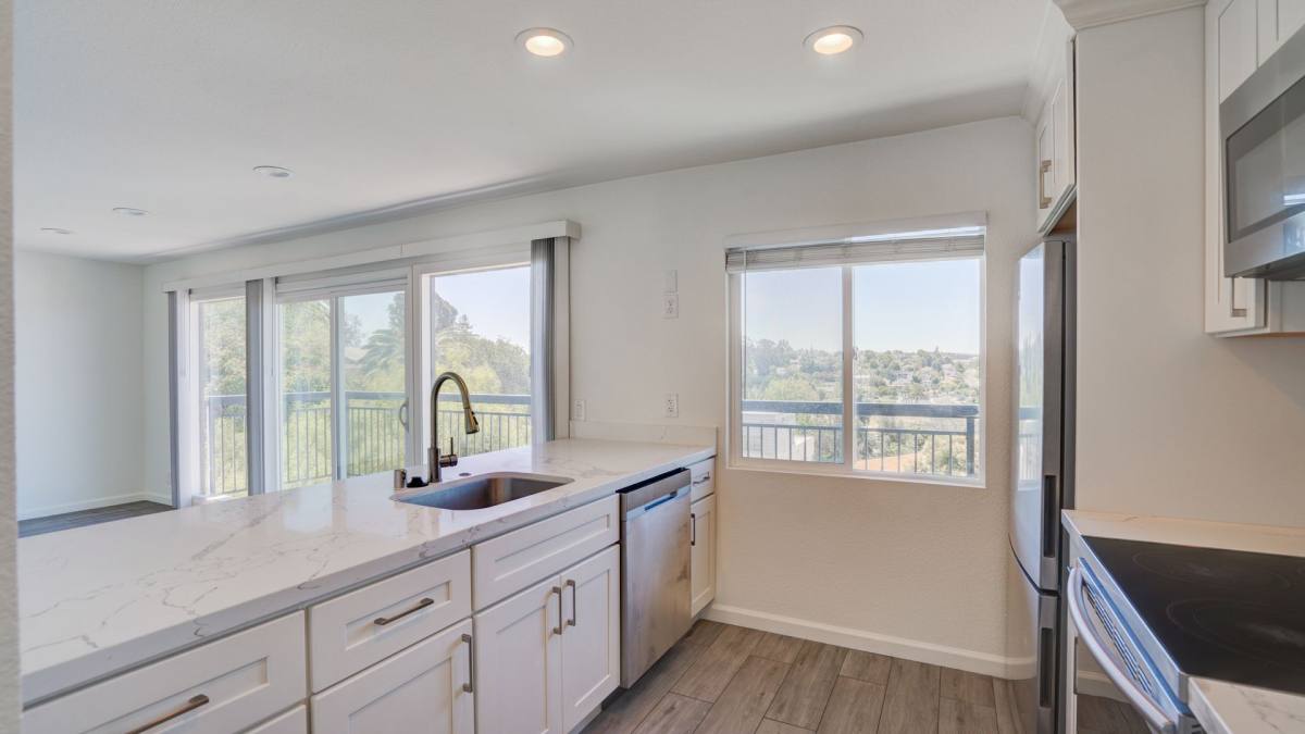 Apartment for rent at 124 Farragut Ave, Vallejo, CA 94590