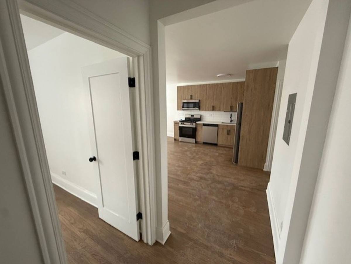 Apartment for rent at 6310 N Artesian, Chicago, IL 60659