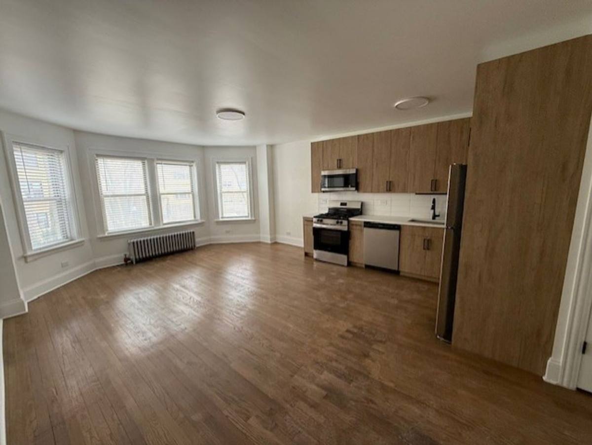 Apartment for rent at 6310 N Artesian, Chicago, IL 60659