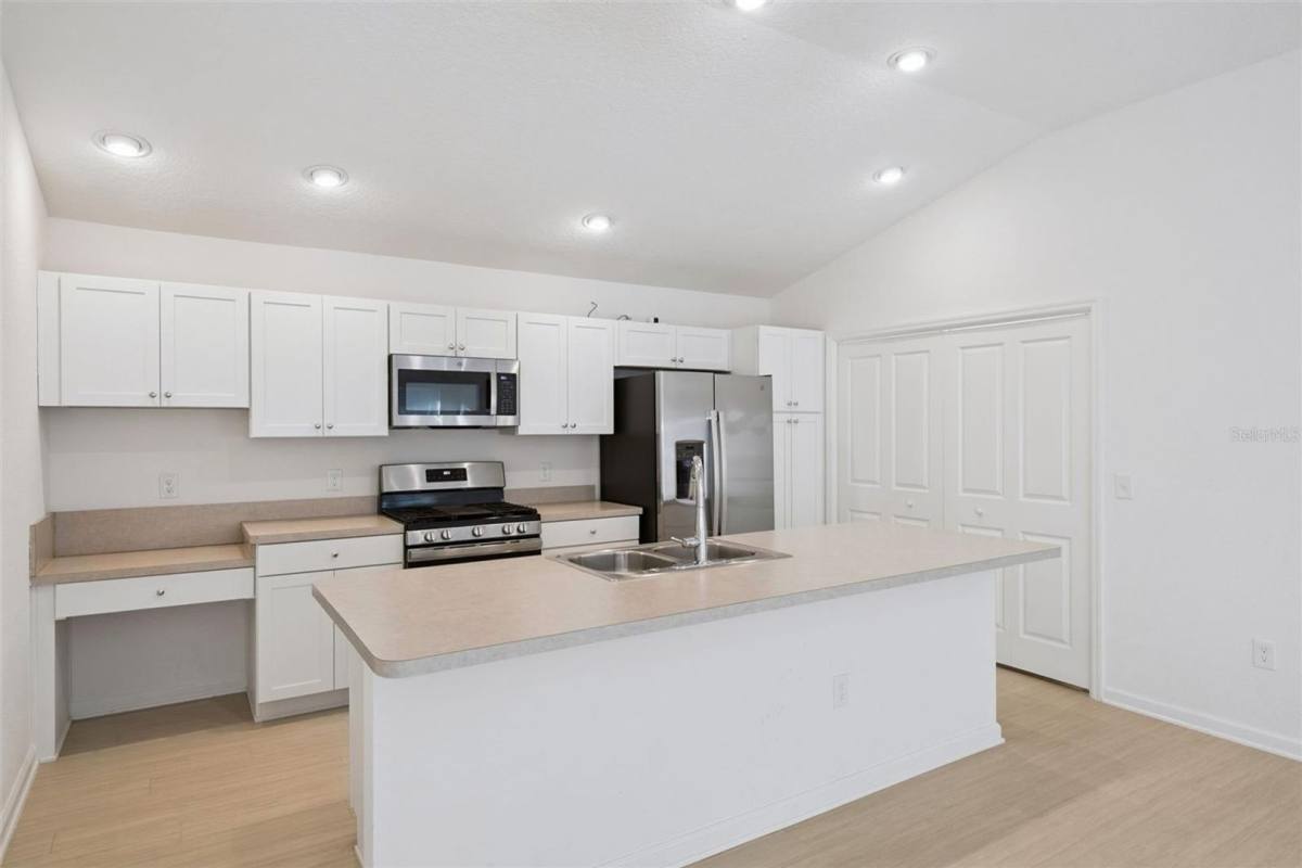 House for rent at 17548 Kuenher Court, Okahumpka, FL 34762
