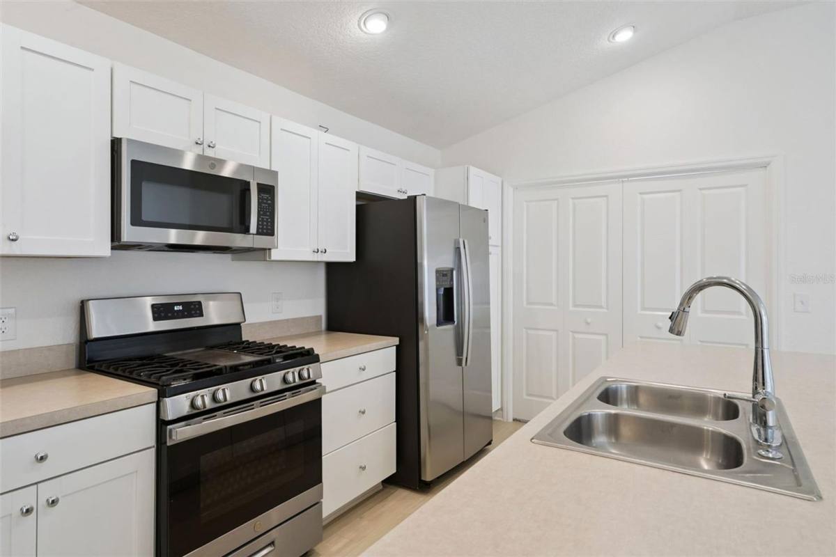 House for rent at 17548 Kuenher Court, Okahumpka, FL 34762