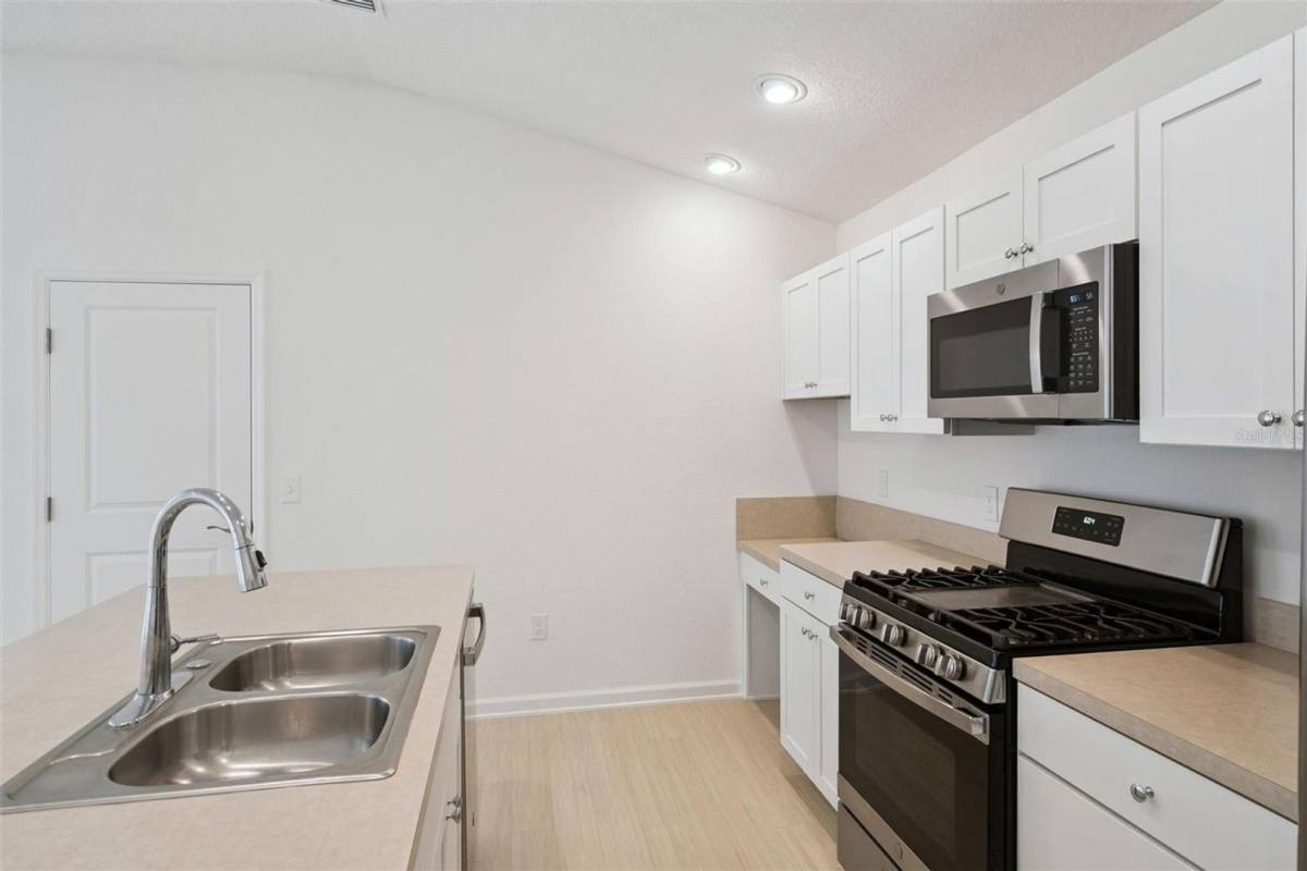 House for rent at 17548 Kuenher Court, Okahumpka, FL 34762