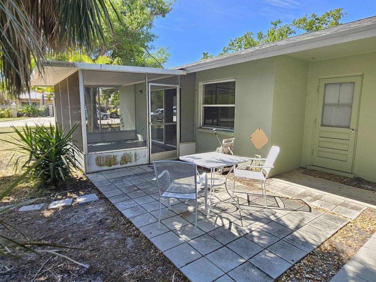 House for rent at 105 Base Ave E, Venice, FL 34285