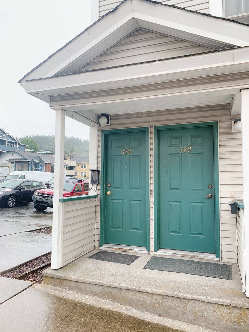 Apartment for rent at 310 E Chestnut St, Bellingham, WA 98225