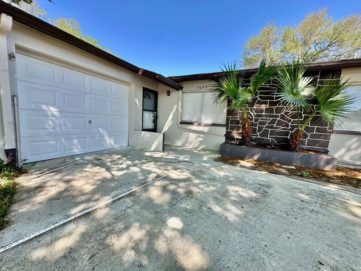 House for rent at 9099 108th Ave, Seminole, FL 33777