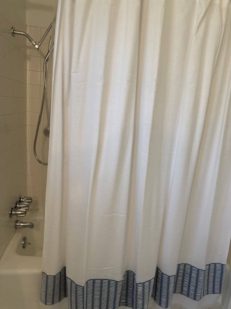 Apartment for rent at 2511 Foothill Blvd, La Crescenta, CA 91214