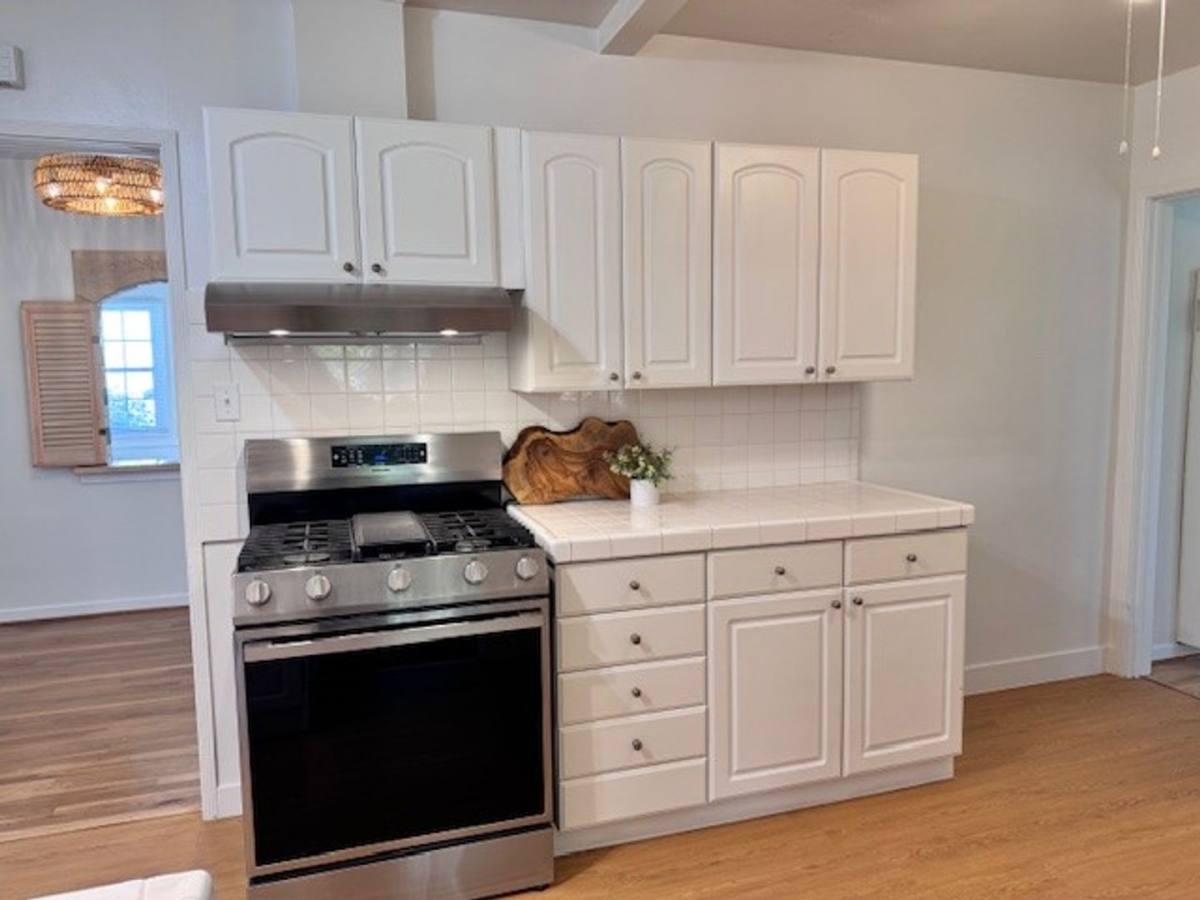 Apartment for rent at 2511 Foothill Blvd, La Crescenta, CA 91214