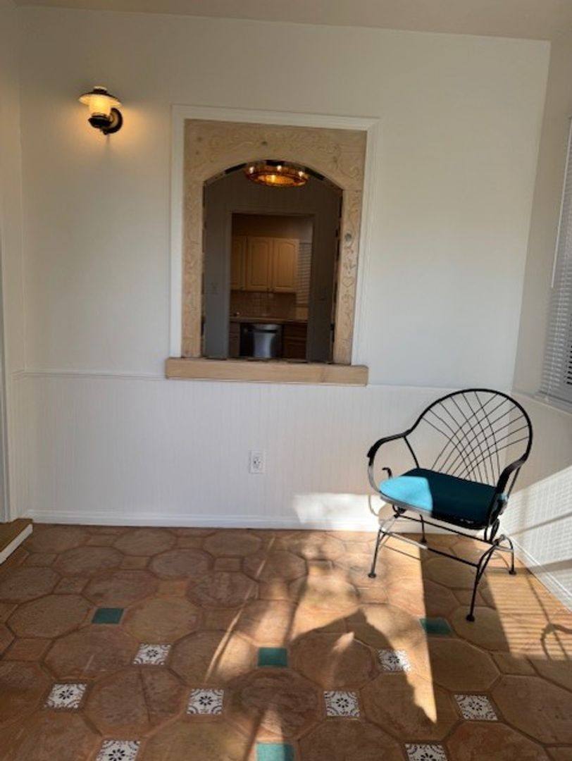 Apartment for rent at 2511 Foothill Blvd, La Crescenta, CA 91214