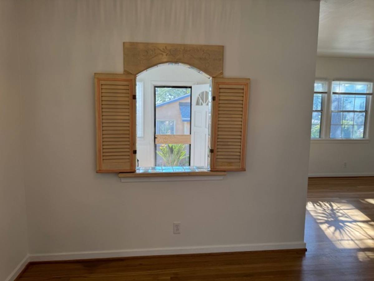 Apartment for rent at 2511 Foothill Blvd, La Crescenta, CA 91214