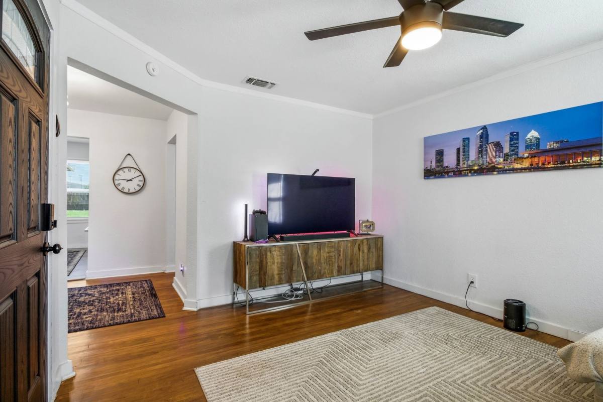 House for rent at 2837 S Hills Ave, Fort Worth, TX 76109