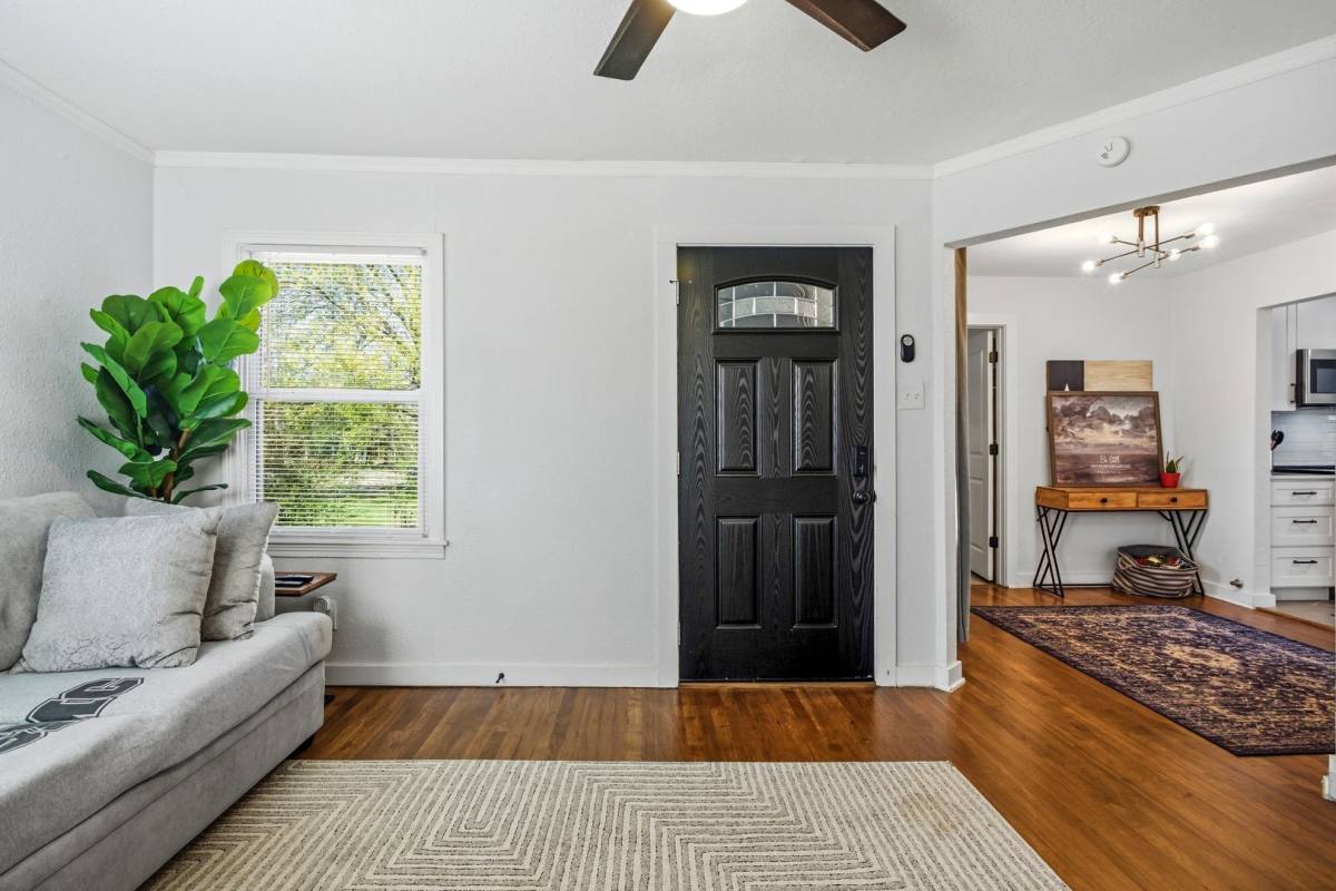 House for rent at 2837 S Hills Ave, Fort Worth, TX 76109