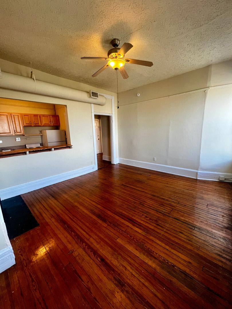 Apartment for rent at 12 E Main St, Richmond, VA 23219