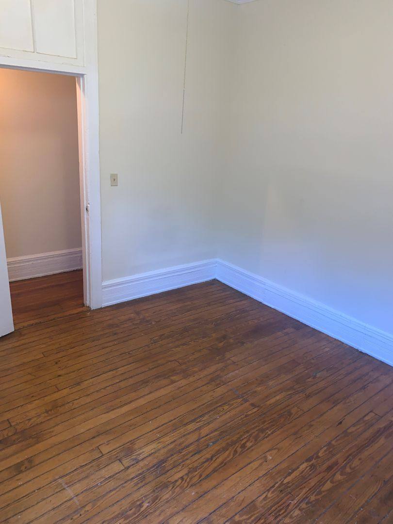 Apartment for rent at 12 E Main St, Richmond, VA 23219