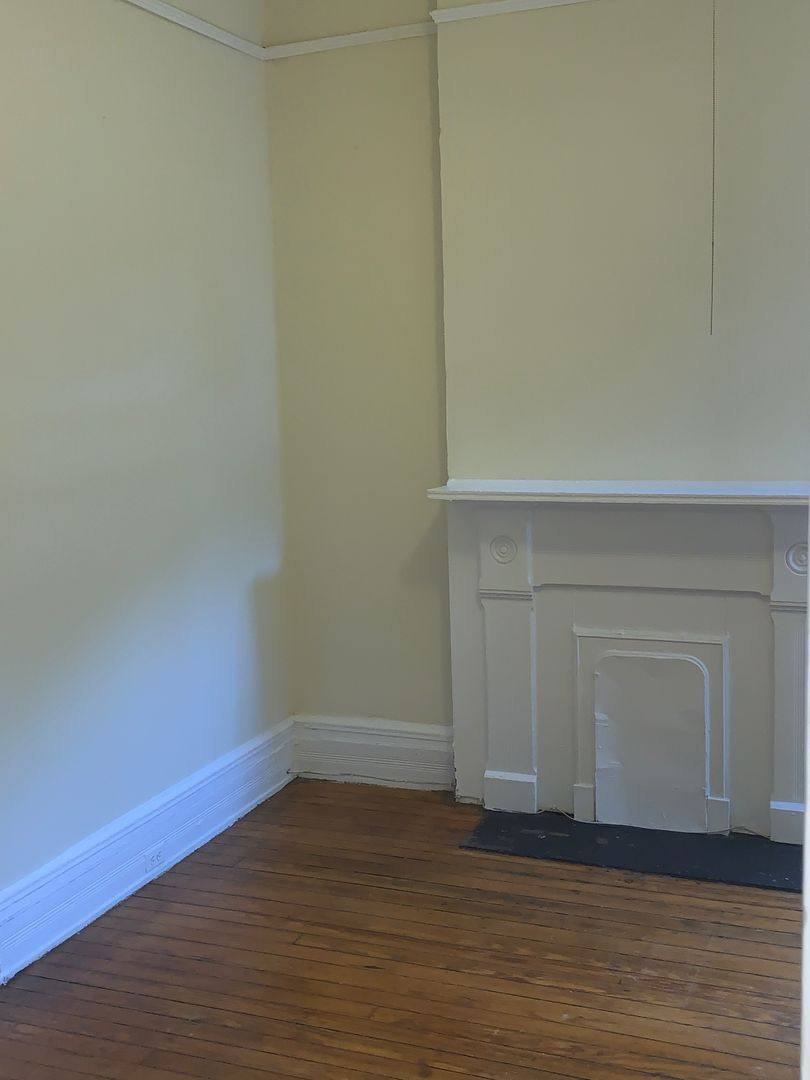 Apartment for rent at 12 E Main St, Richmond, VA 23219
