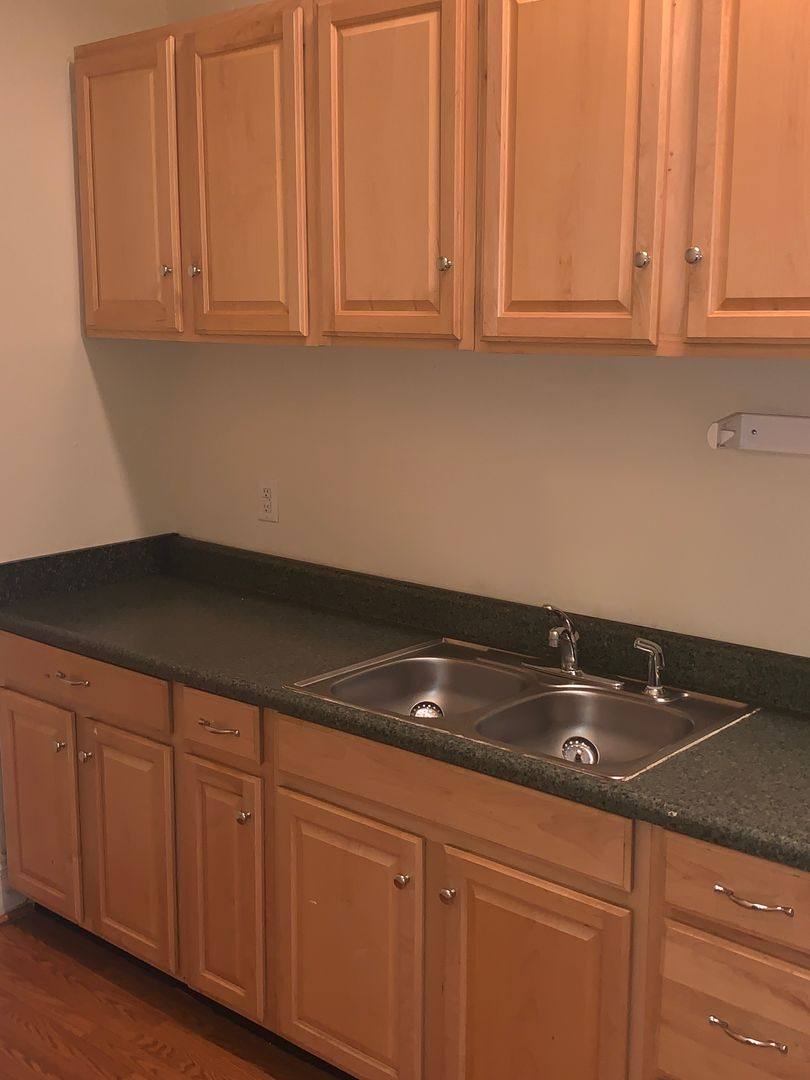 Apartment for rent at 12 E Main St, Richmond, VA 23219