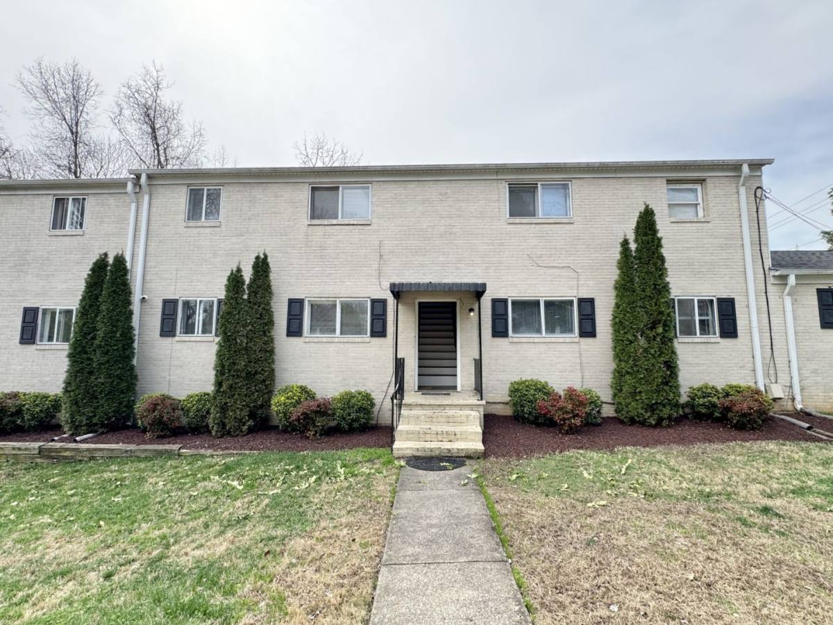 Apartment for rent at 701 S Chapman St #7, Greensboro, NC 27403