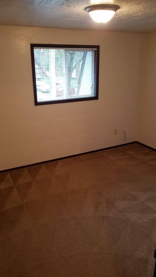 Apartment for rent at 1143 6th St NW, Salem, OR 97304