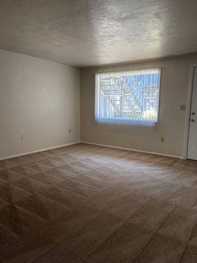 Apartment for rent at 1143 6th St NW, Salem, OR 97304