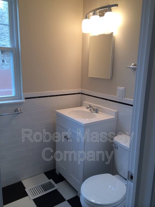 Apartment for rent at 2424 Glenmary Ave #6, Louisville, KY 40204