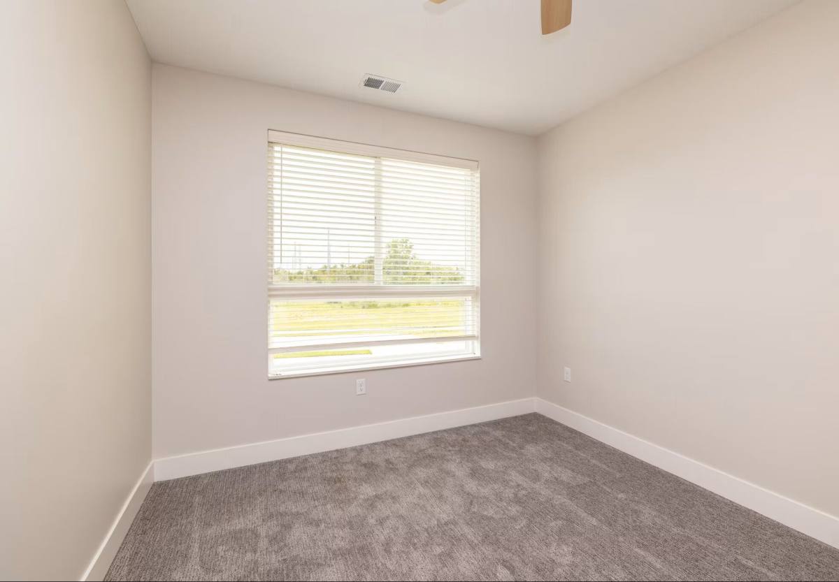 Apartment for rent at 18217 Cary St, Omaha, NE 68136