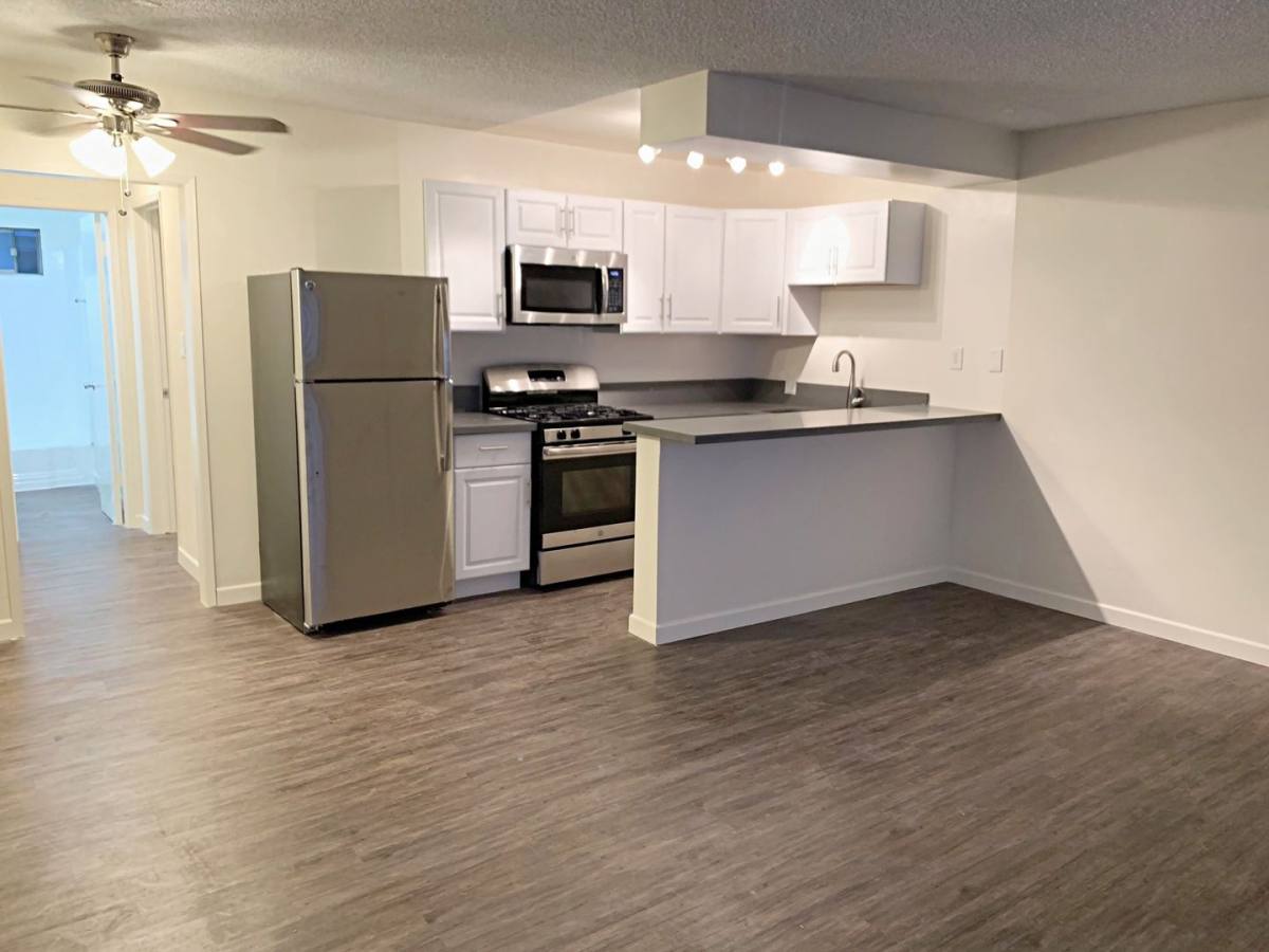 Apartment for rent at 933 N Wilcox Ave, Los Angeles, CA 90038