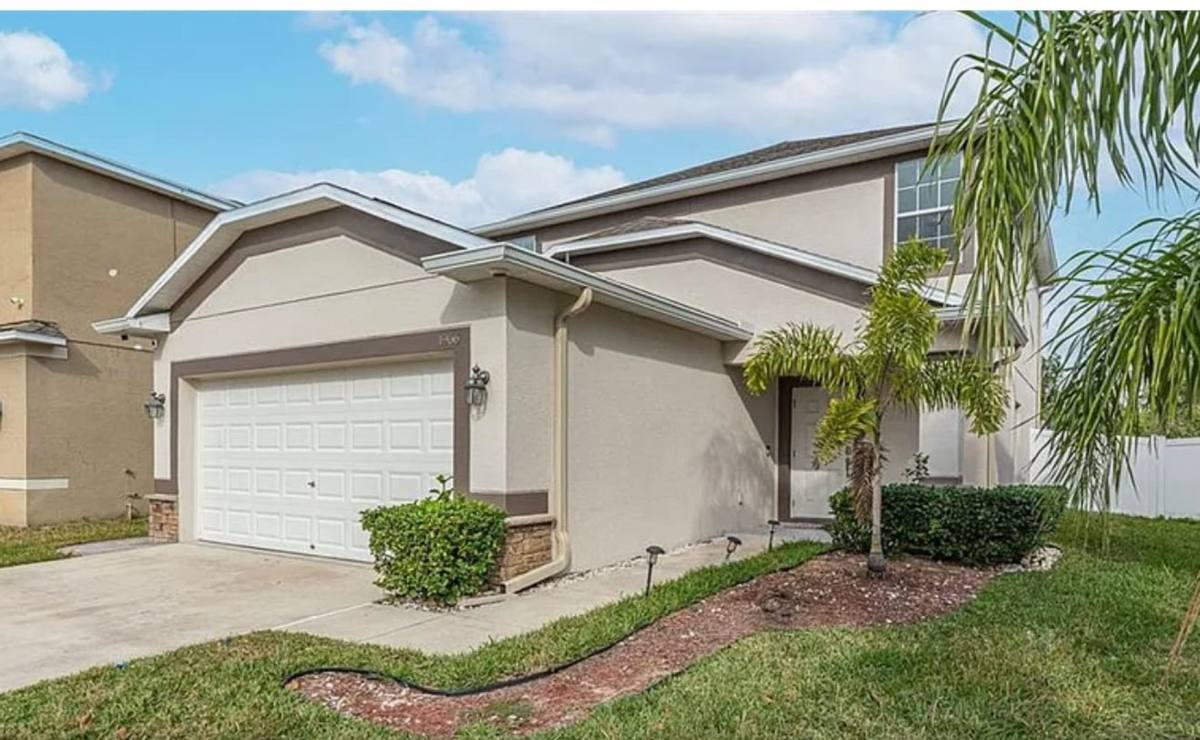 House for rent at 1966 Hawks View Dr, Ruskin, FL 33570
