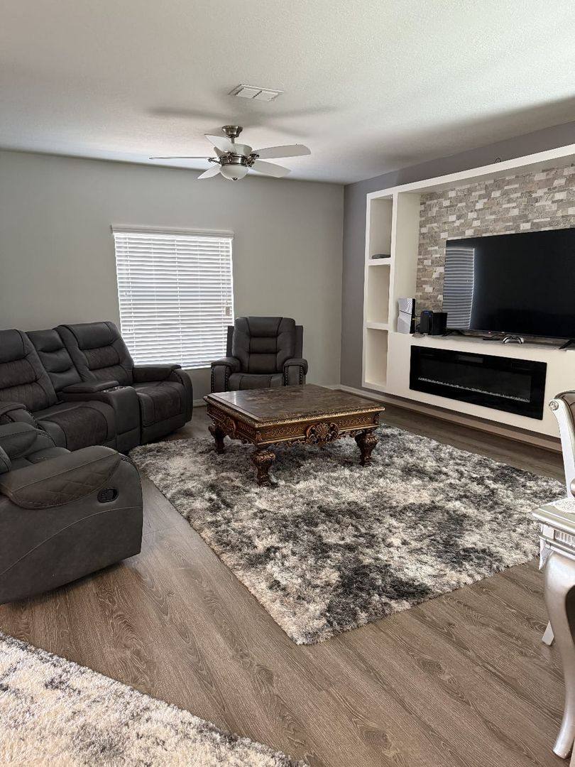 House for rent at 1966 Hawks View Dr, Ruskin, FL 33570