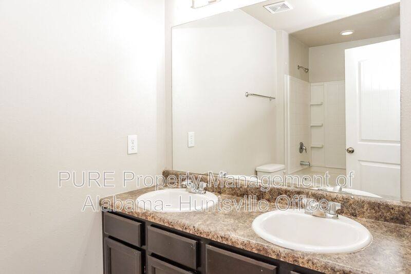 House for rent at 135 Wethersfield Dr, Harvest, AL 35749