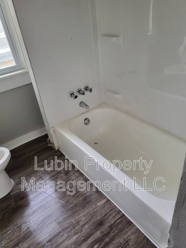 House for rent at 1628 E McLemore Ave, Memphis, TN 38106