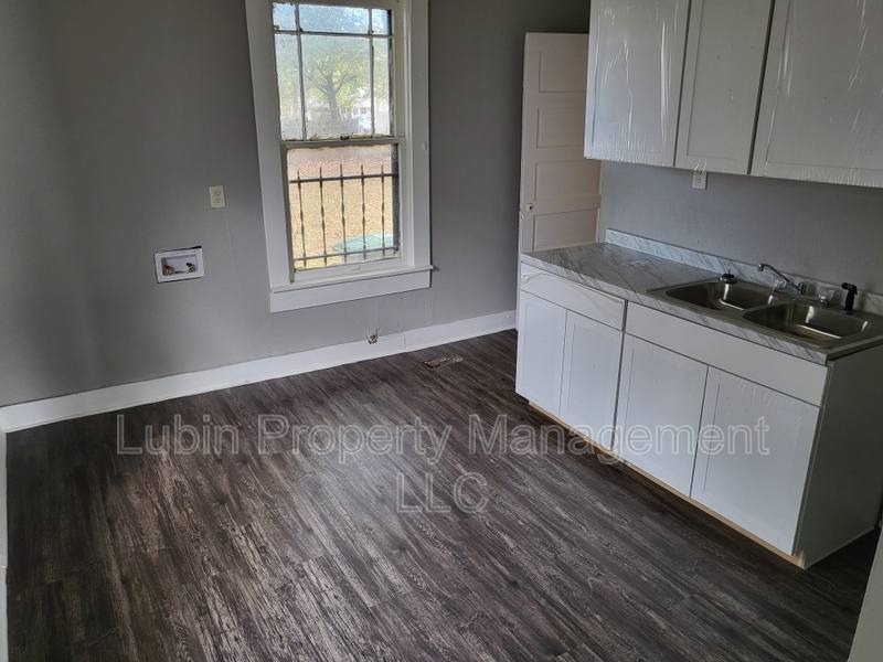 House for rent at 1628 E McLemore Ave, Memphis, TN 38106