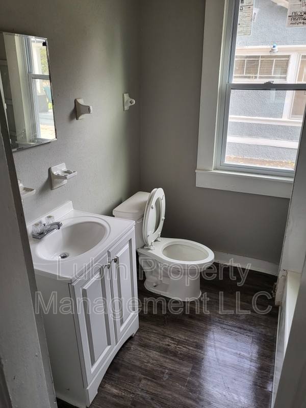 House for rent at 1628 E McLemore Ave, Memphis, TN 38106