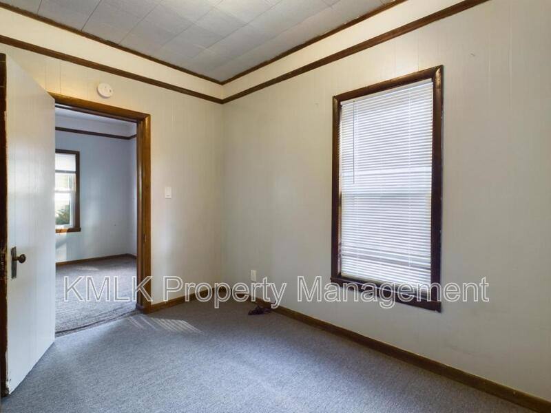 House for rent at 1128 Cordova Ave, Akron, OH 44320
