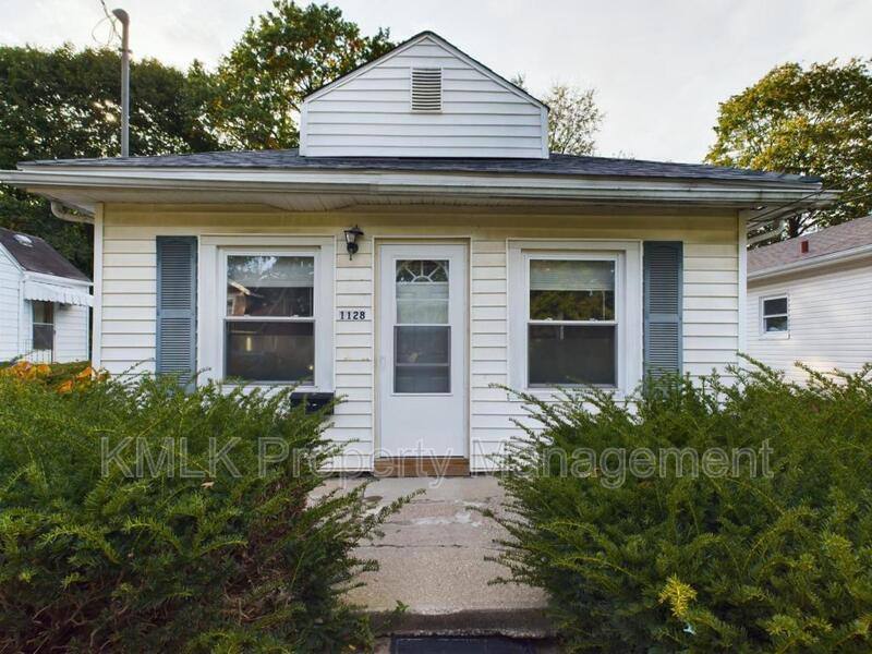 House for rent at 1128 Cordova Ave, Akron, OH 44320