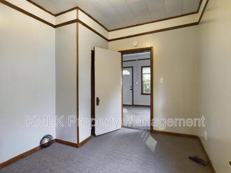 House for rent at 1128 Cordova Ave, Akron, OH 44320