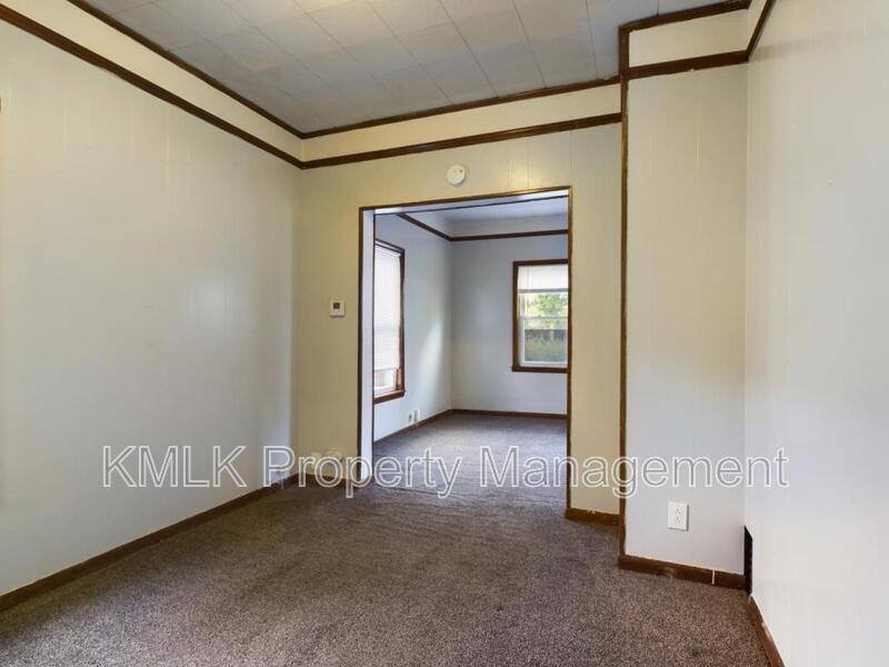 House for rent at 1128 Cordova Ave, Akron, OH 44320