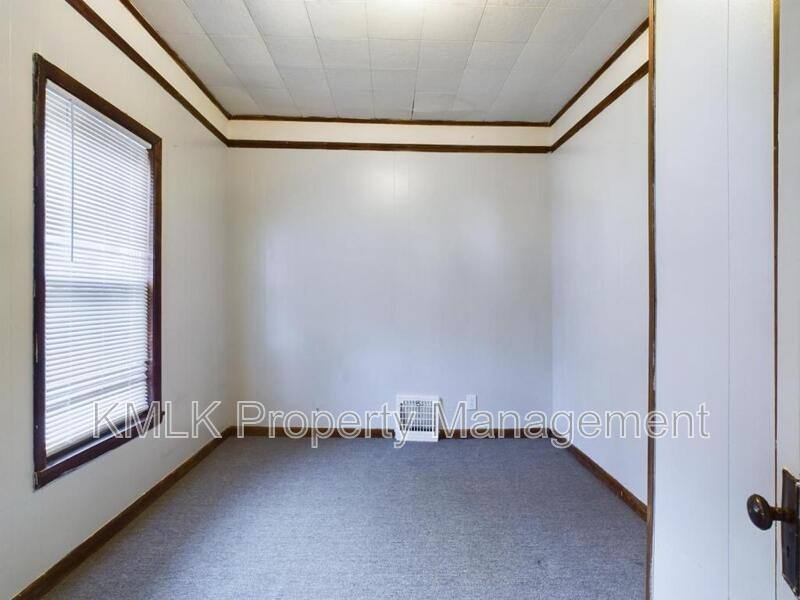 House for rent at 1128 Cordova Ave, Akron, OH 44320