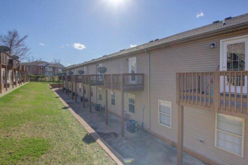 Townhouse for rent at 1718-H Thistlewood Dr, Clarksville, TN 37042