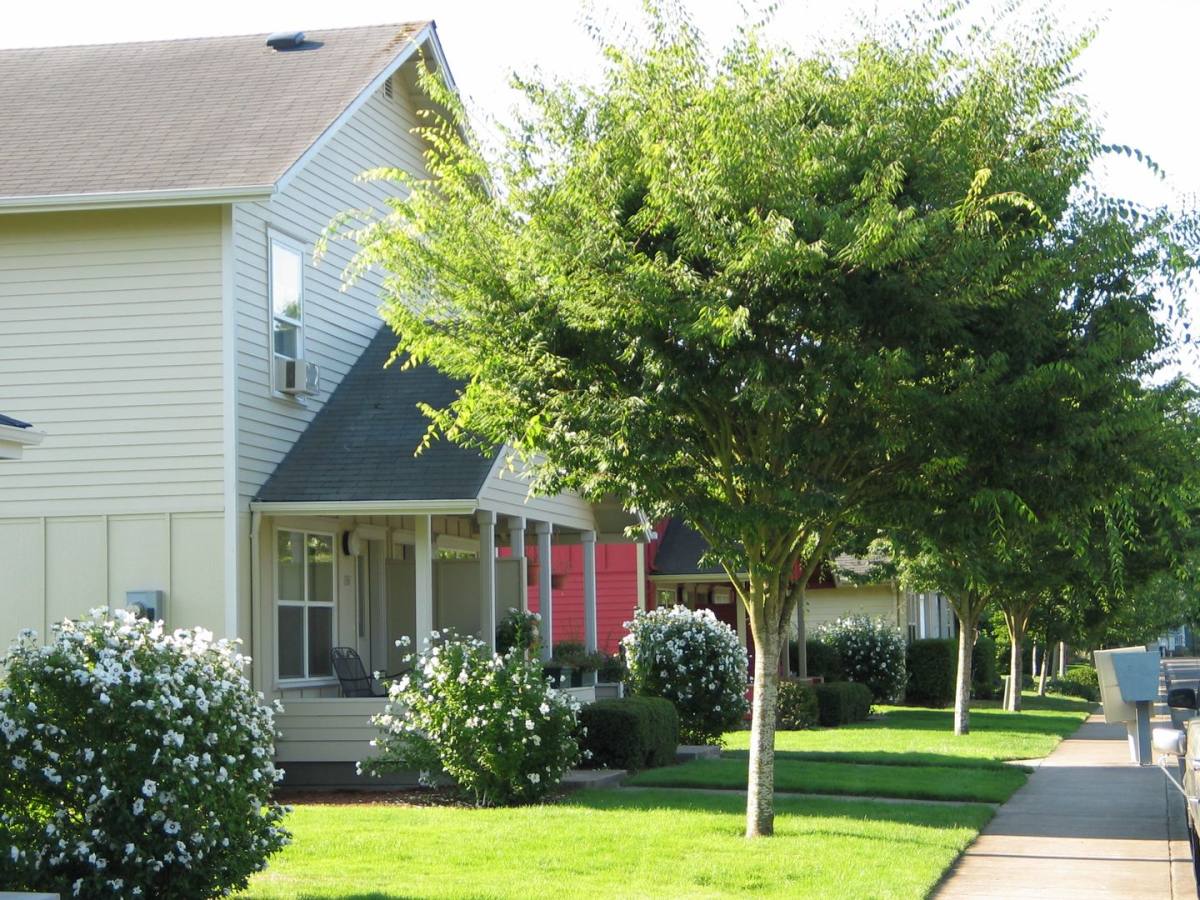 Townhouse for rent at 925 Hatton Ave, Eugene, OR 97404