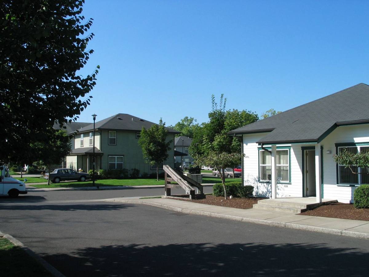 Townhouse for rent at 925 Hatton Ave, Eugene, OR 97404