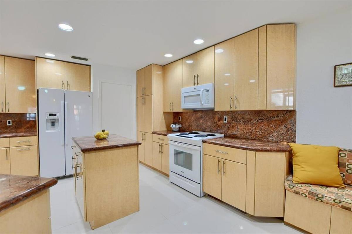 House for rent at 65 Centennial Court, Deerfield Beach, FL 33442