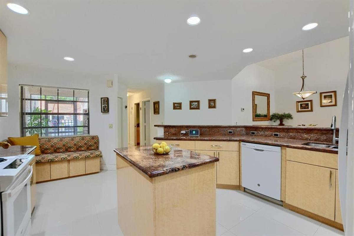 House for rent at 65 Centennial Court, Deerfield Beach, FL 33442