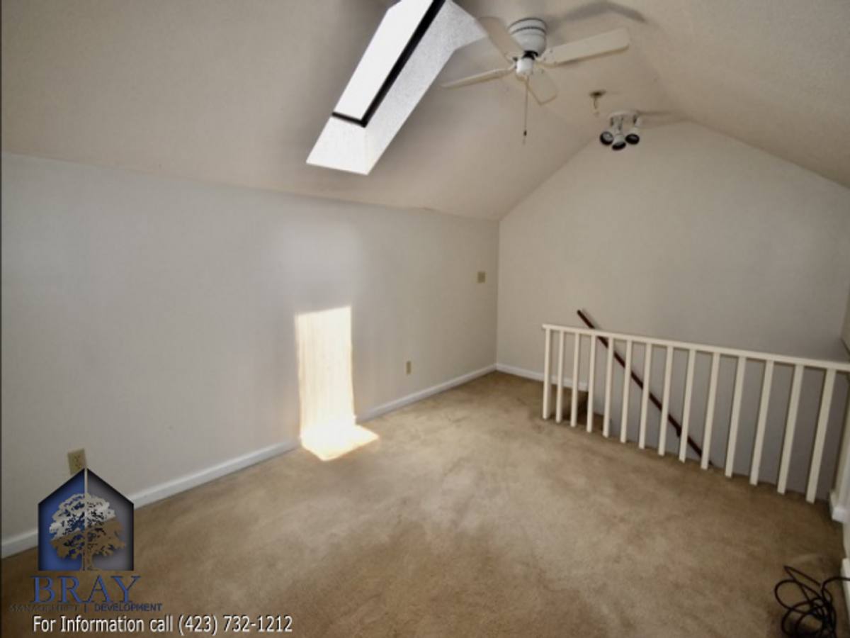 Townhouse for rent at 2931 Broad St, Bristol, TN 37620