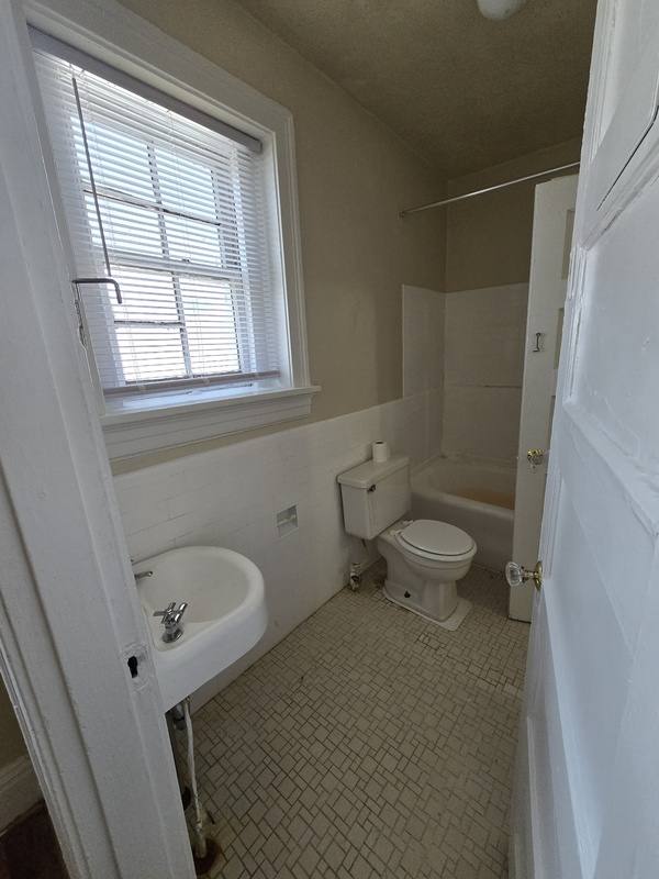 Apartment for rent at 608 N Arthur Ashe Blvd #11, Richmond, VA 23220