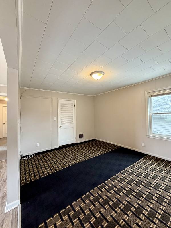 Apartment for rent at 82 Poplar St #2, Wyandotte, MI 48192