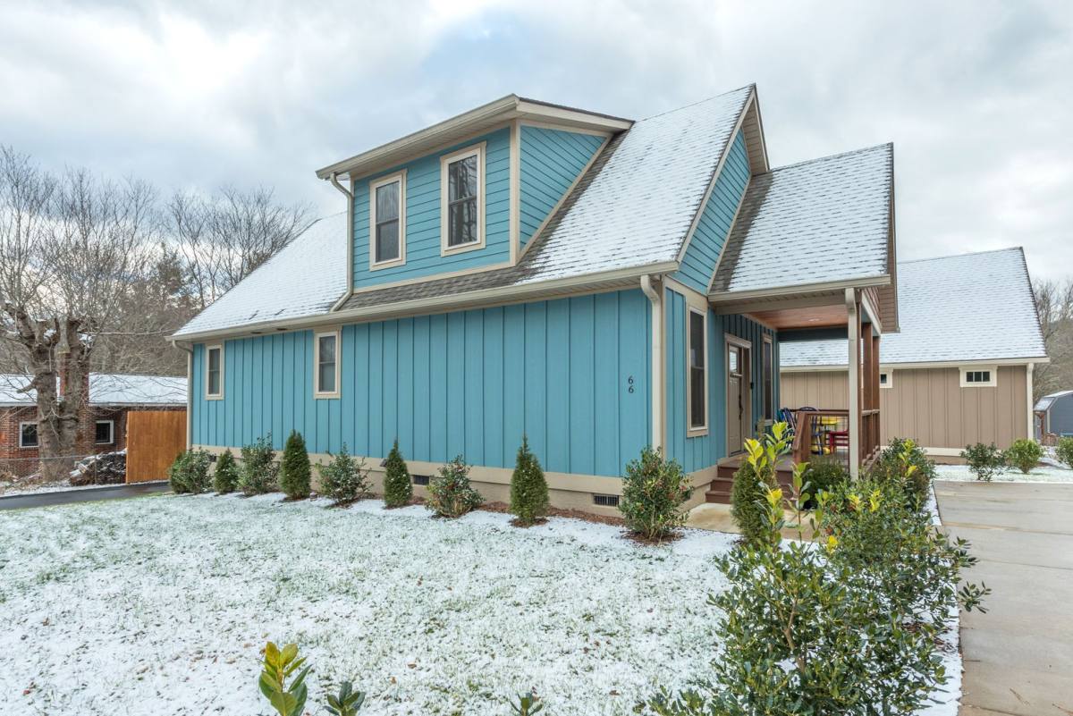 House for rent at 66 Terry Estate Dr, Black Mountain, NC 28711