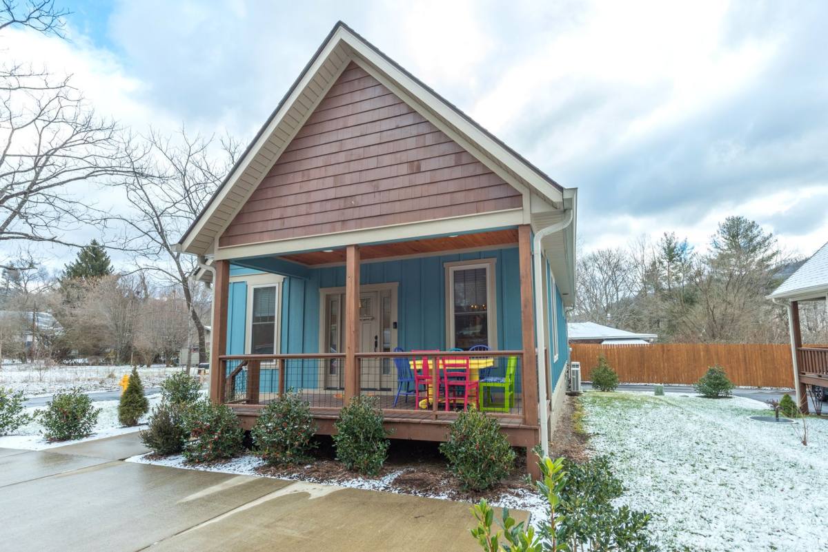 House for rent at 66 Terry Estate Dr, Black Mountain, NC 28711