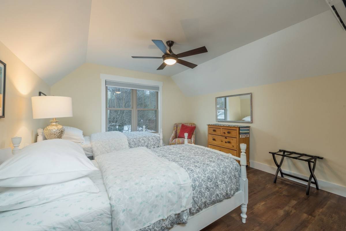 House for rent at 66 Terry Estate Dr, Black Mountain, NC 28711