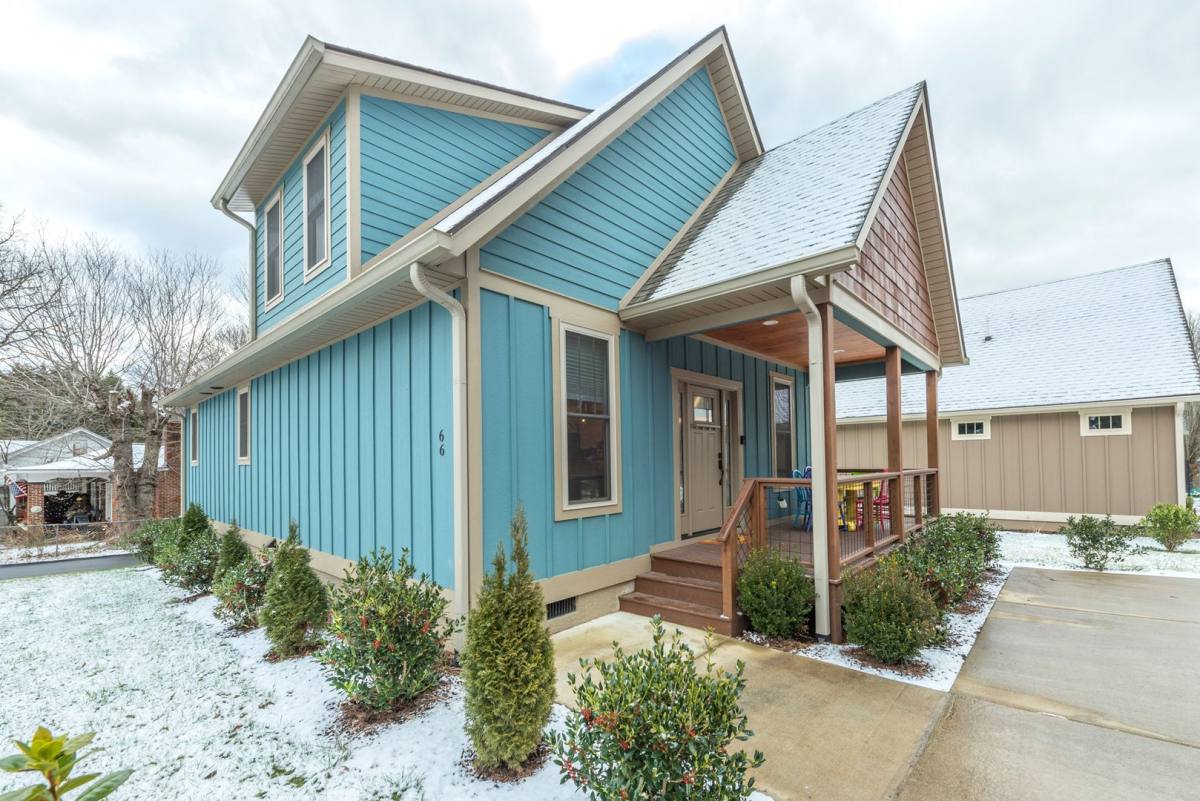 House for rent at 66 Terry Estate Dr, Black Mountain, NC 28711